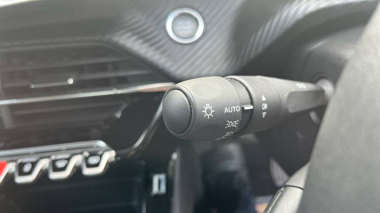 Peugeot 208 1.2 PureTech 100 Active Premium 5dr Petrol Hatchback